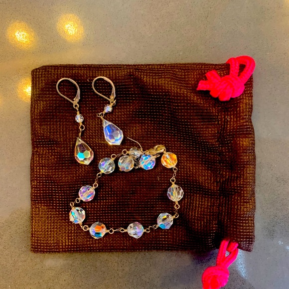 Matching crystal earring and bracelet set - Picture 1 of 4